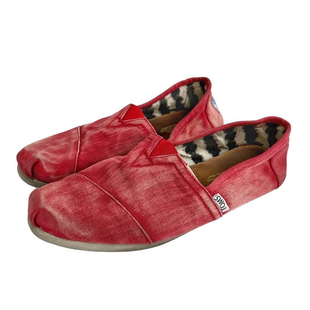 TOMS Men's Classic Canvas Slip-On Red Stone Distressed Washed Twill Loaf…
